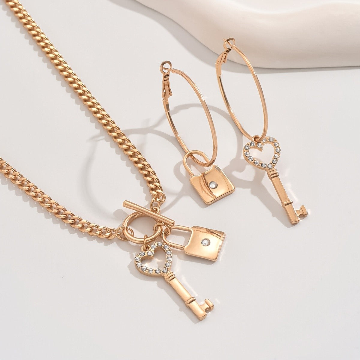 Key & Lock Necklace Set