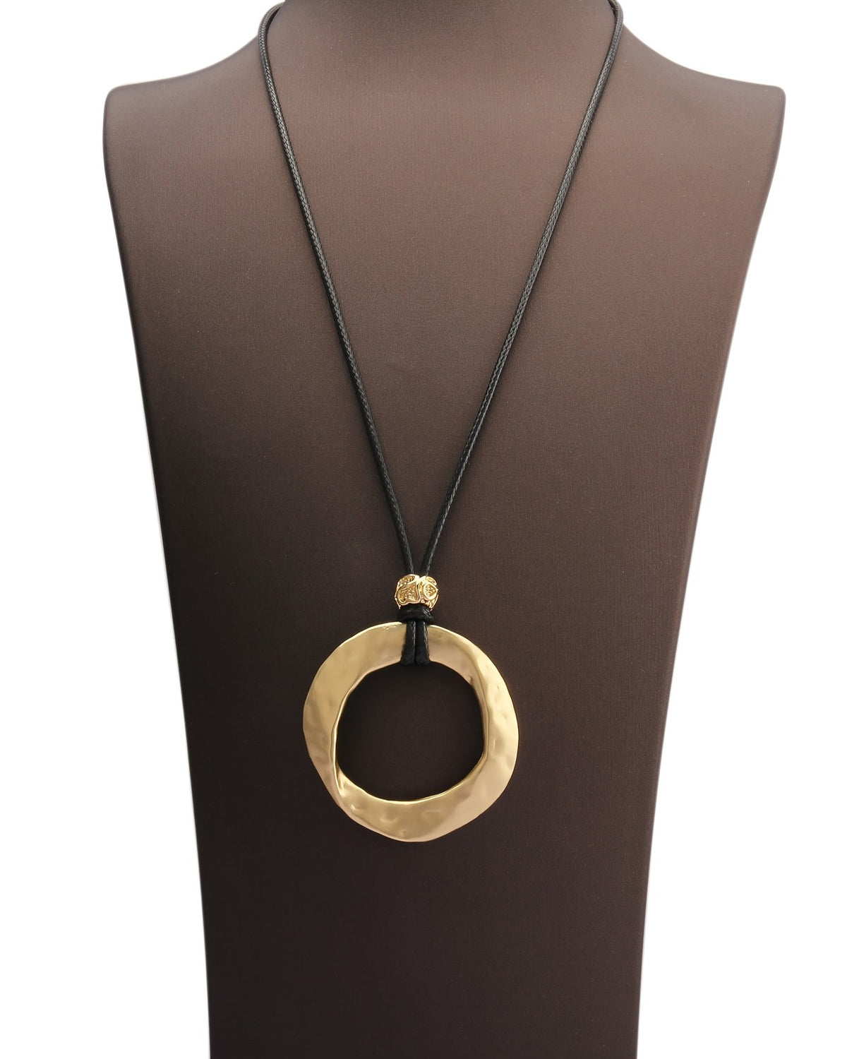 Hammered Circle Cord Necklace