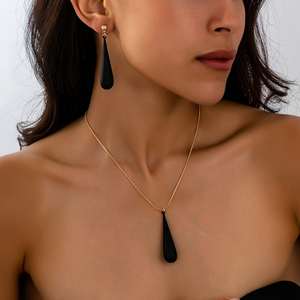 Red Teardrop Necklace & Earring Set
