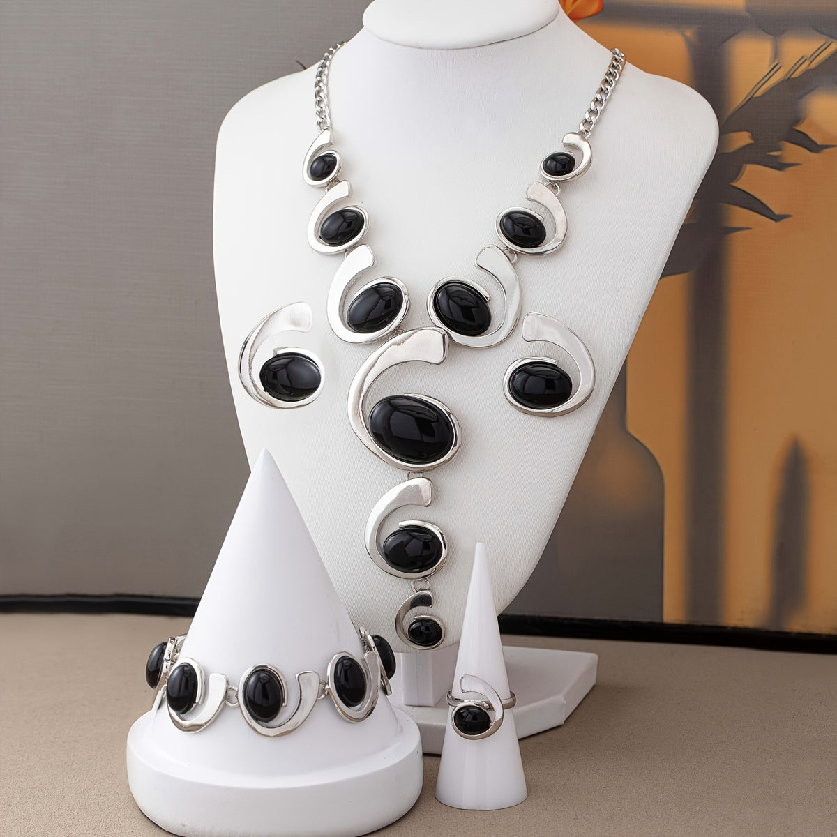 Black Spiral Curve Jewelry Set