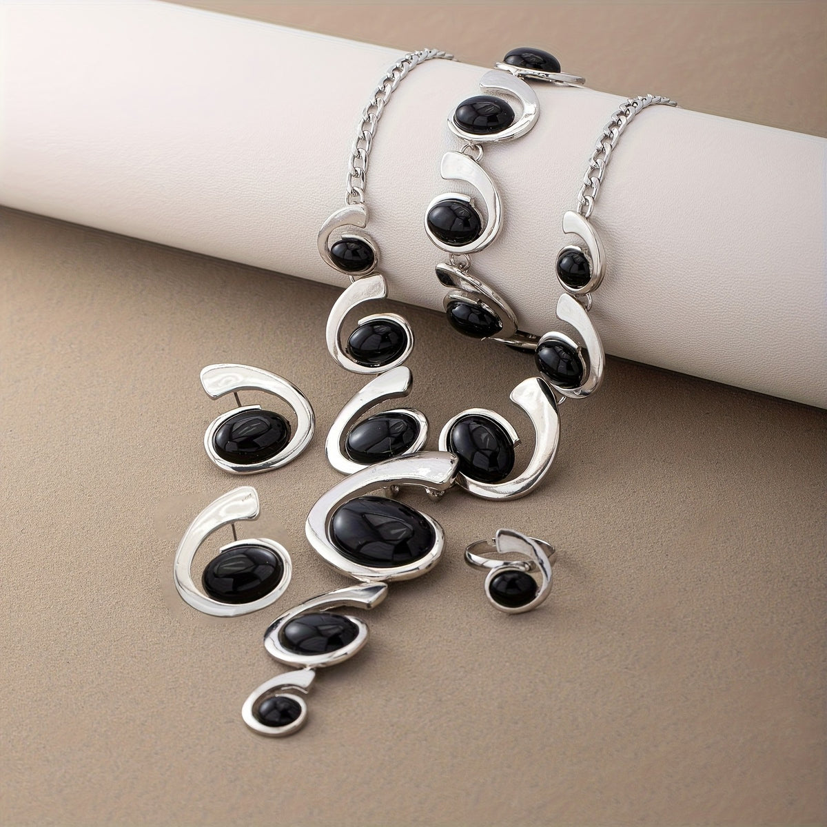 Black Spiral Curve Jewelry Set