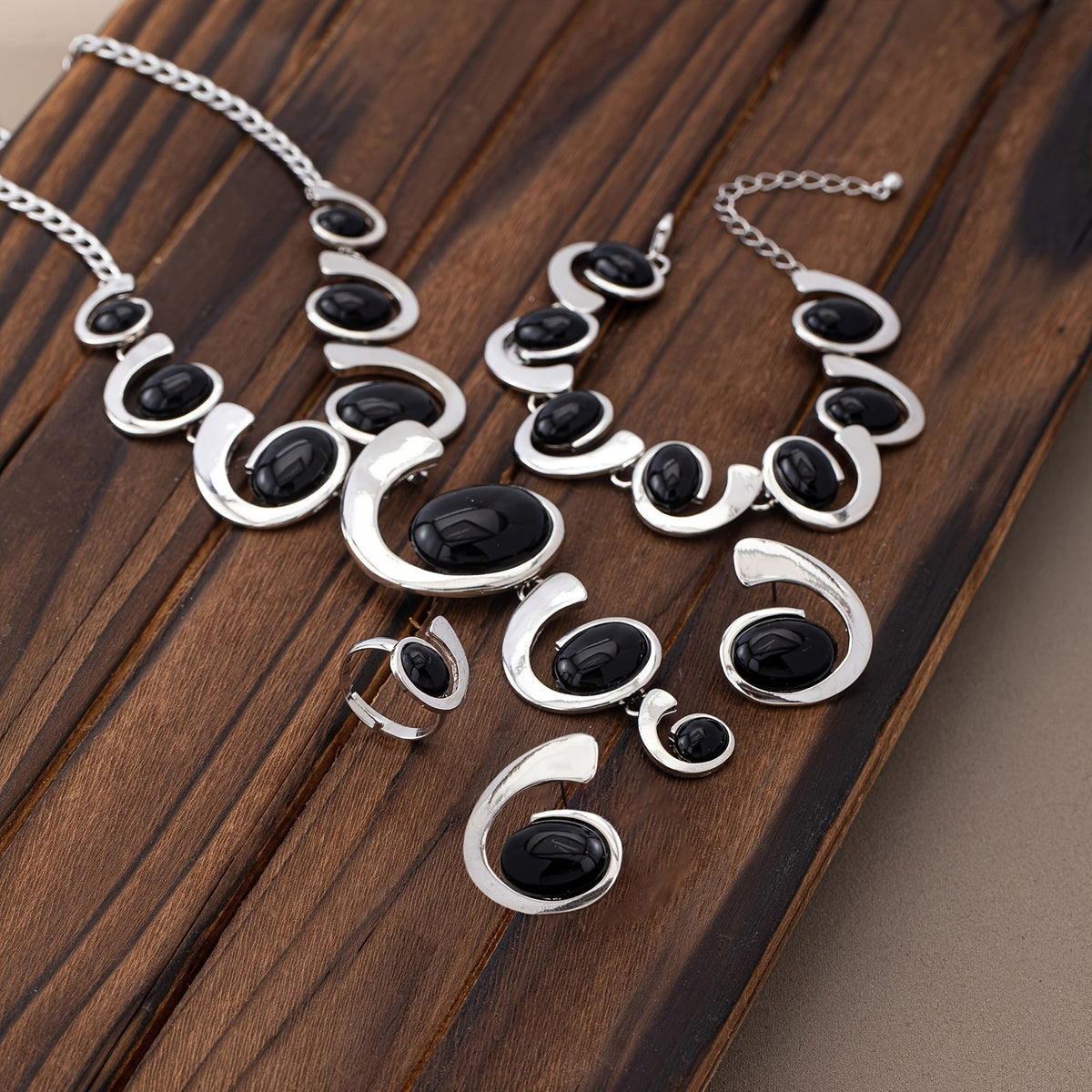Black Spiral Curve Jewelry Set