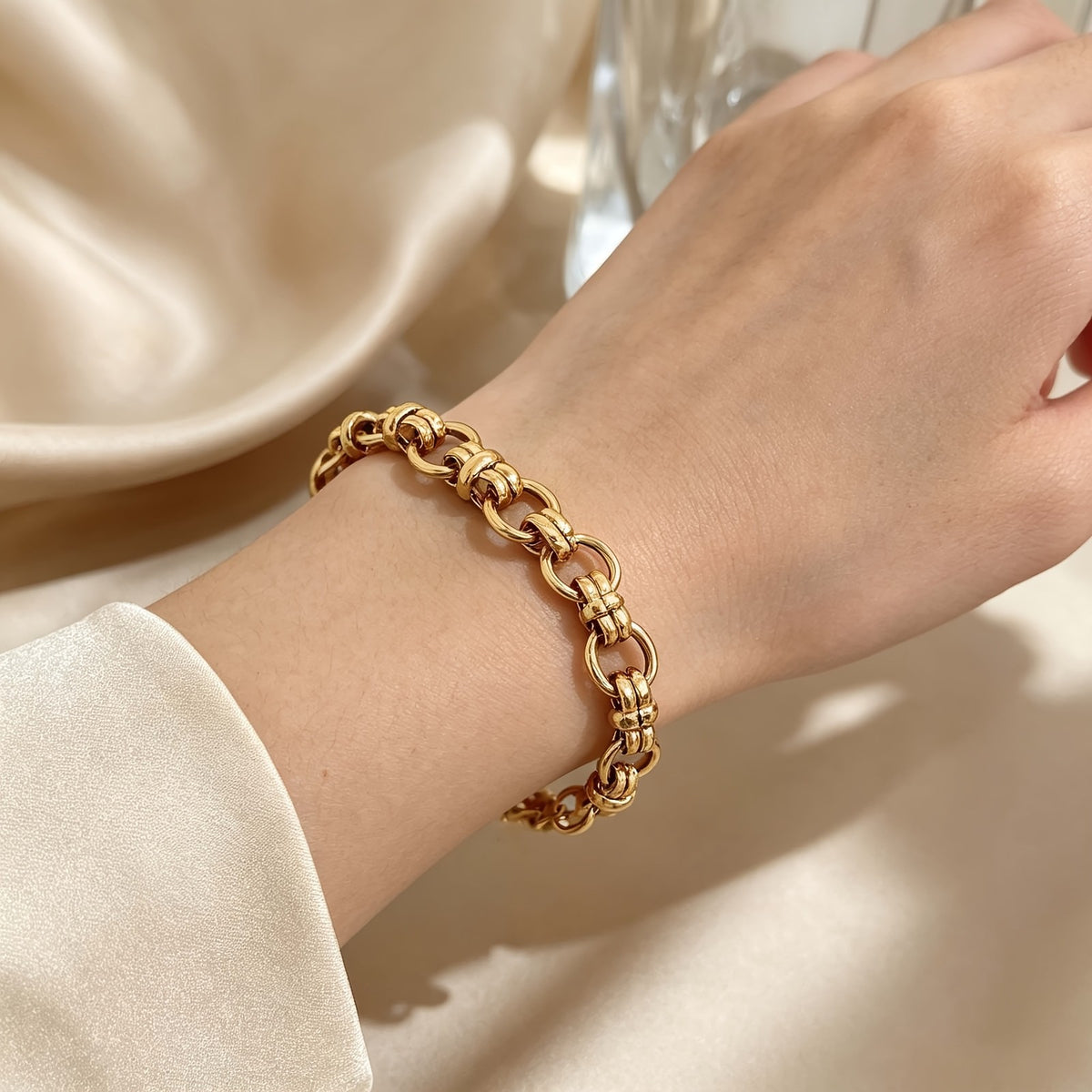 Interlocking Oval Link Bracelet