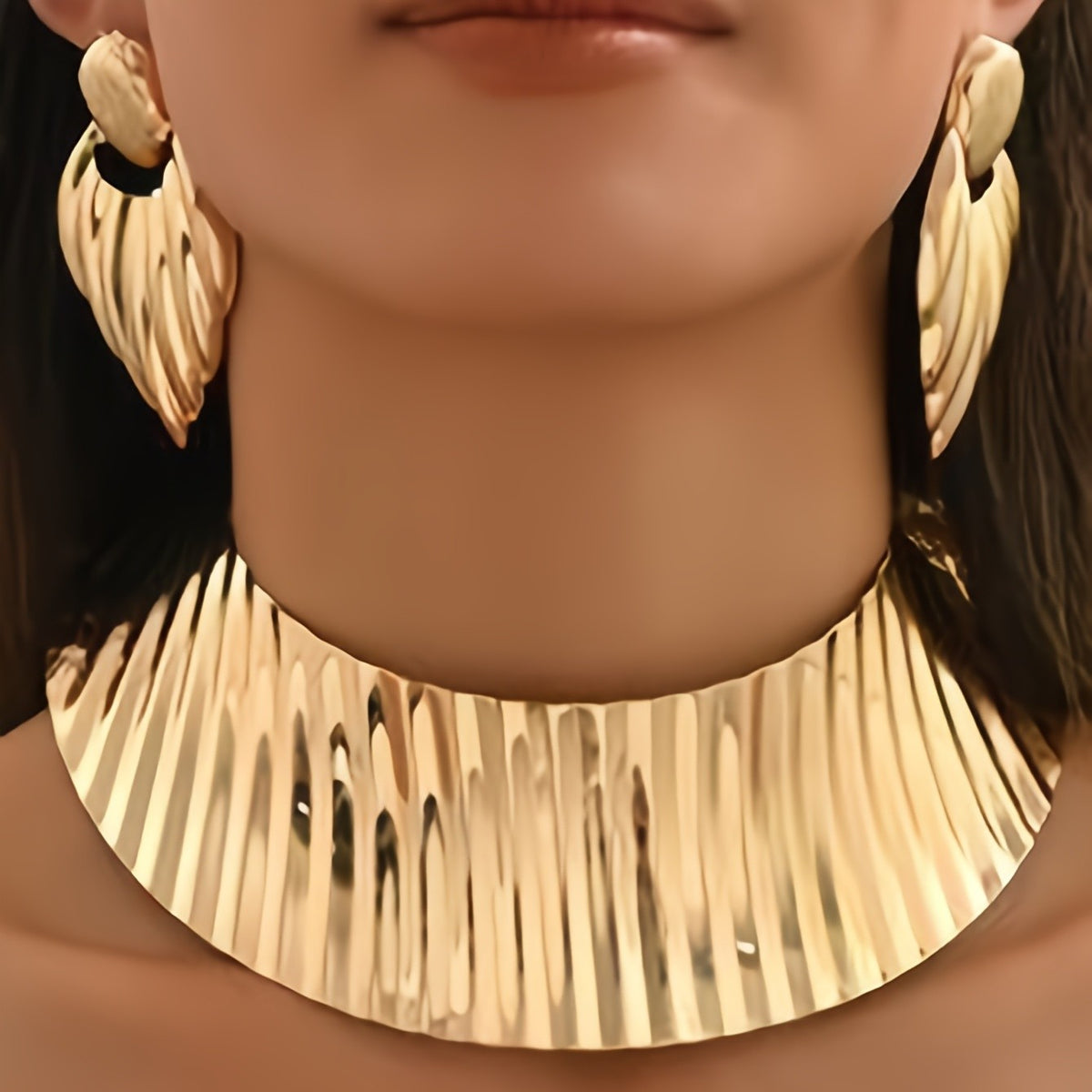Ribbed Collar Necklace & Earring Set