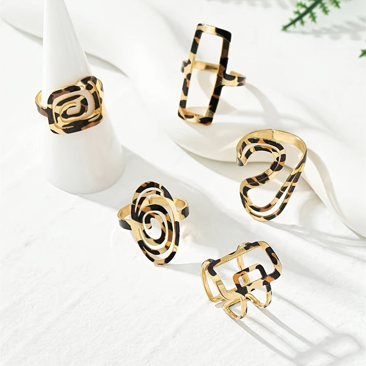 Leopard Spiral Stackable Ring Set