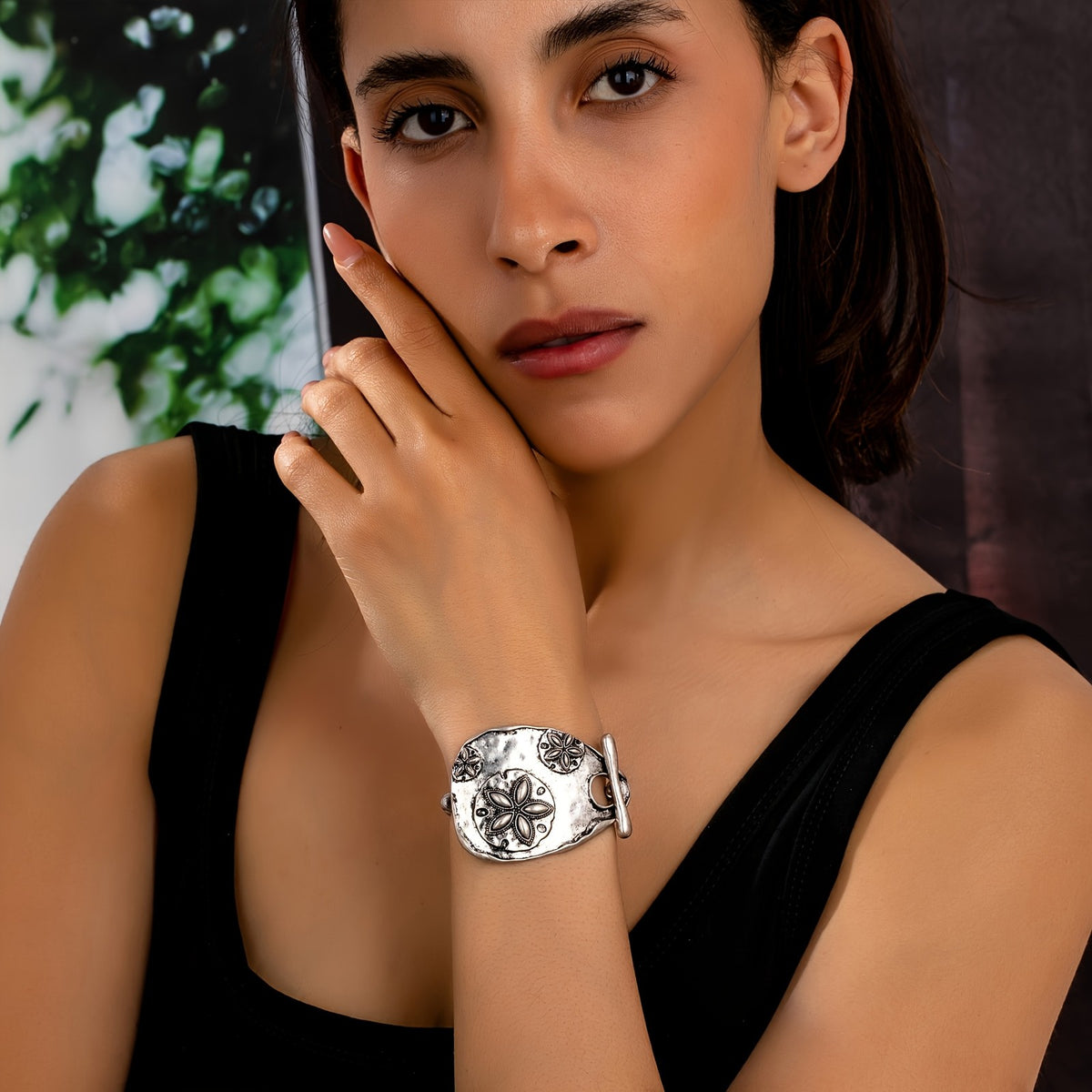 Leaf Motif Toggle Bracelet
