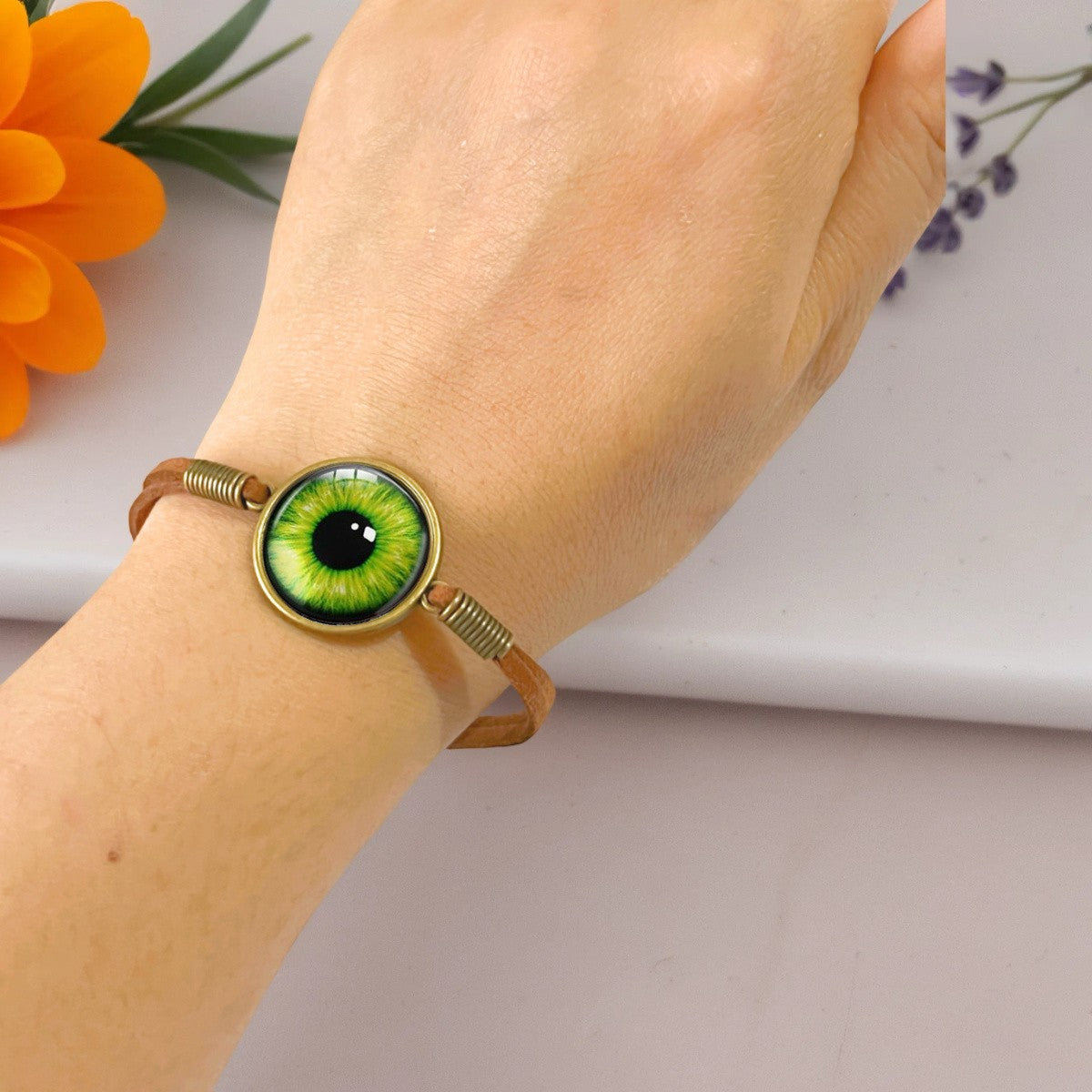 Green Eye Cabochon Bracelet