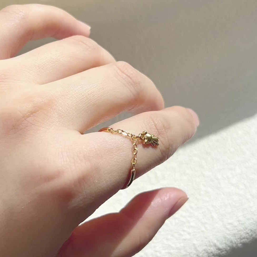 Daisy & Bear Chain Ring