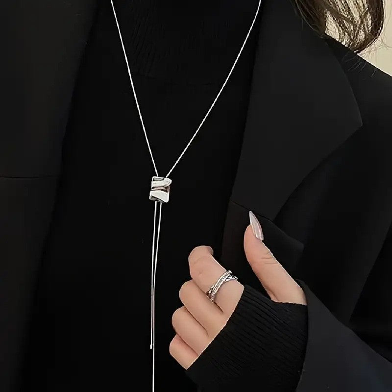 Wavy Square Pendant Necklace
