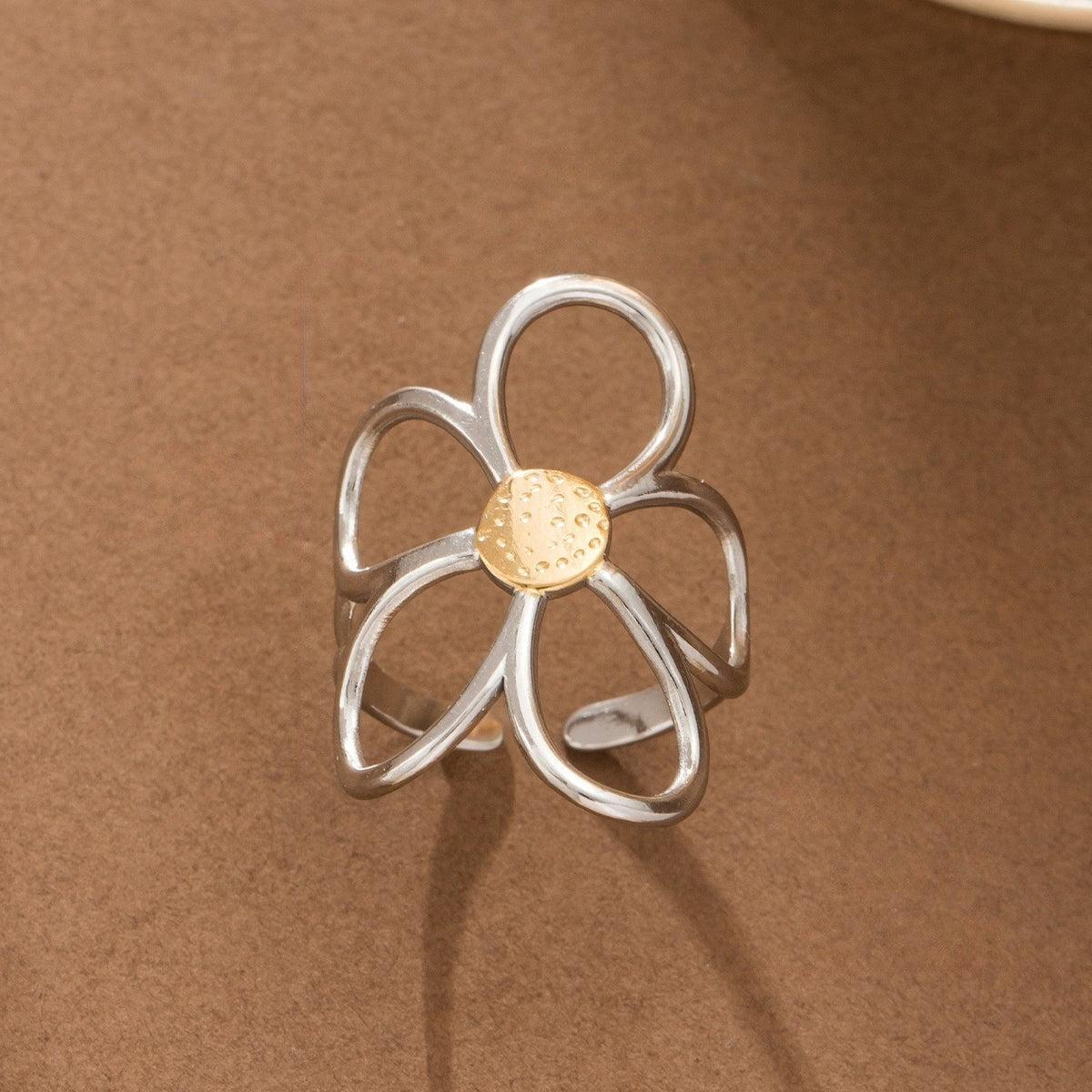 Two-Tone Daisy Ring