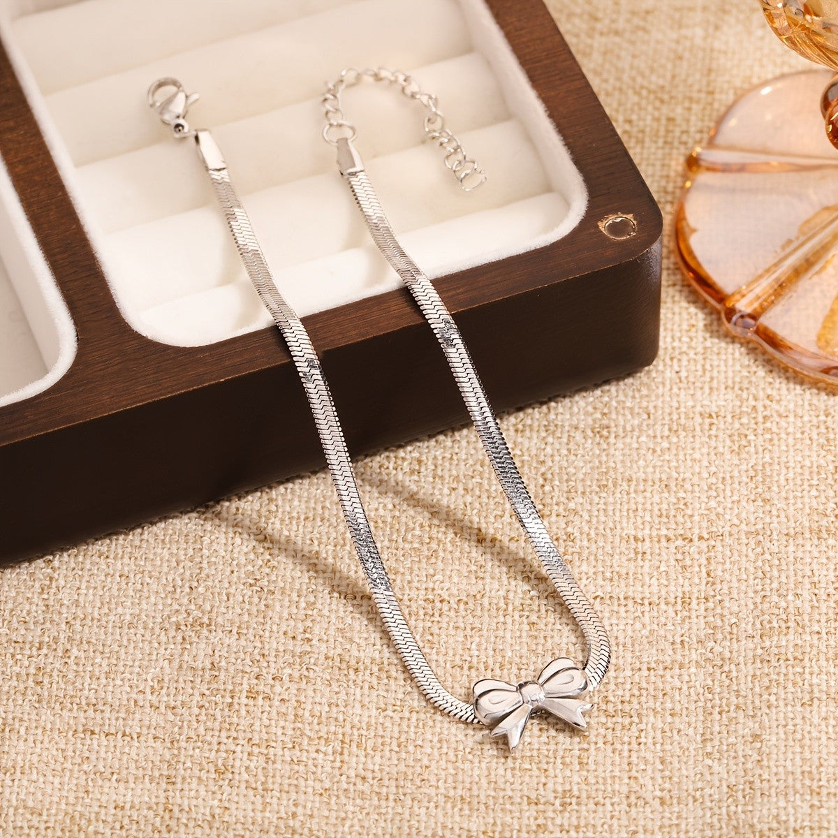 Bow Accent Snake Chain Anklet