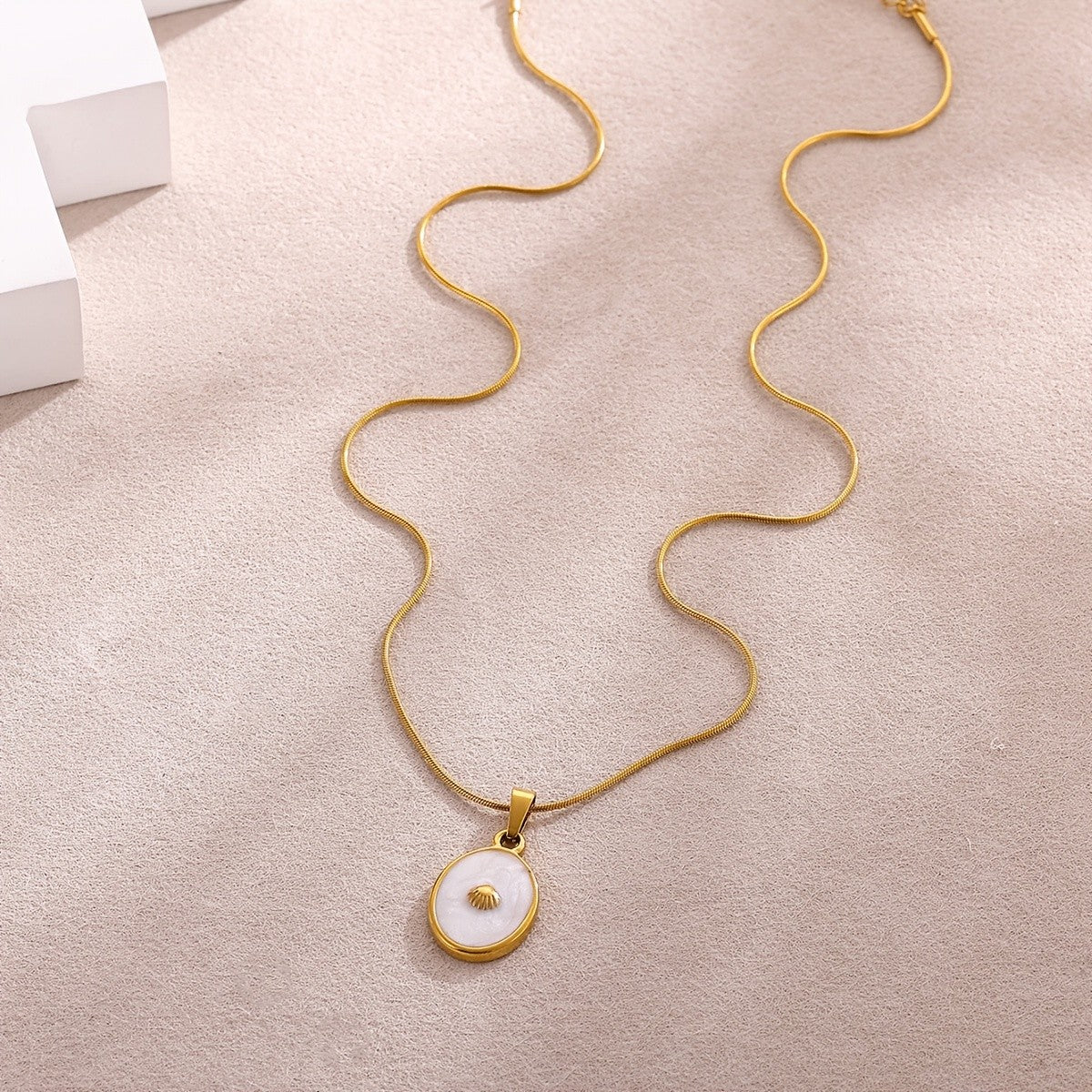 White Shell Oval Pendant Necklace