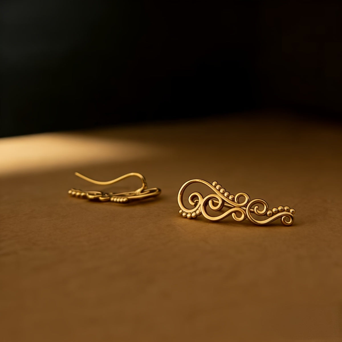 Scroll Pattern Ear Cuff