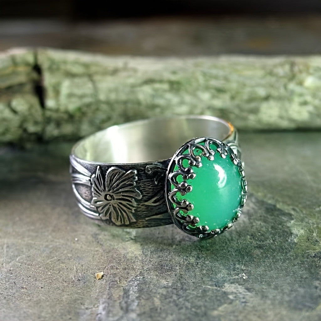 Green Stone Floral Relief Ring