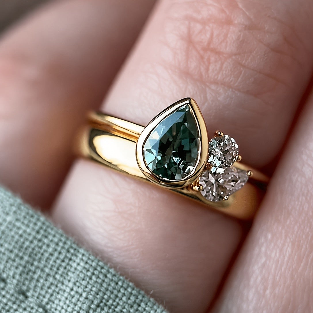 Pear Shape Green Stone Ring Set