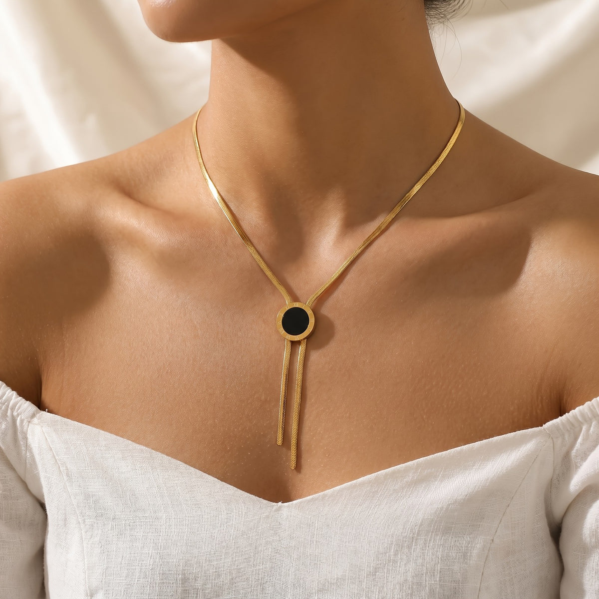 Black Circle Lariat Necklace