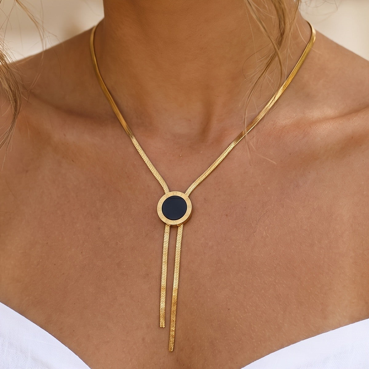 Black Circle Lariat Necklace