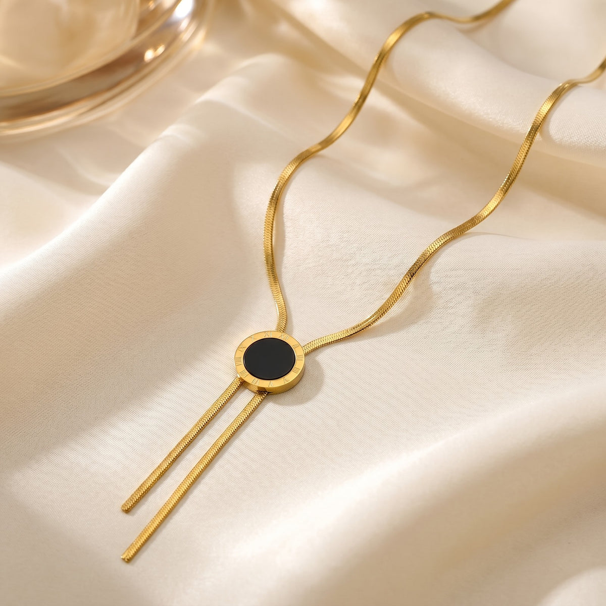 Black Circle Lariat Necklace