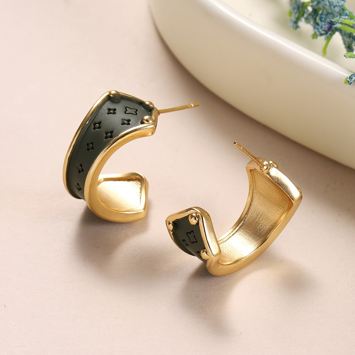 Dark Green Star Pattern C-Shaped Earrings