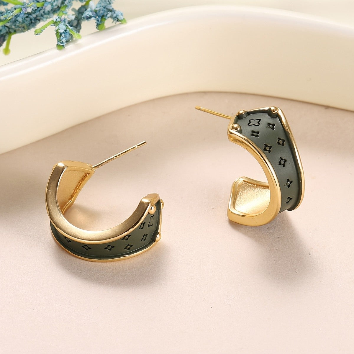 Dark Green Star Pattern C-Shaped Earrings
