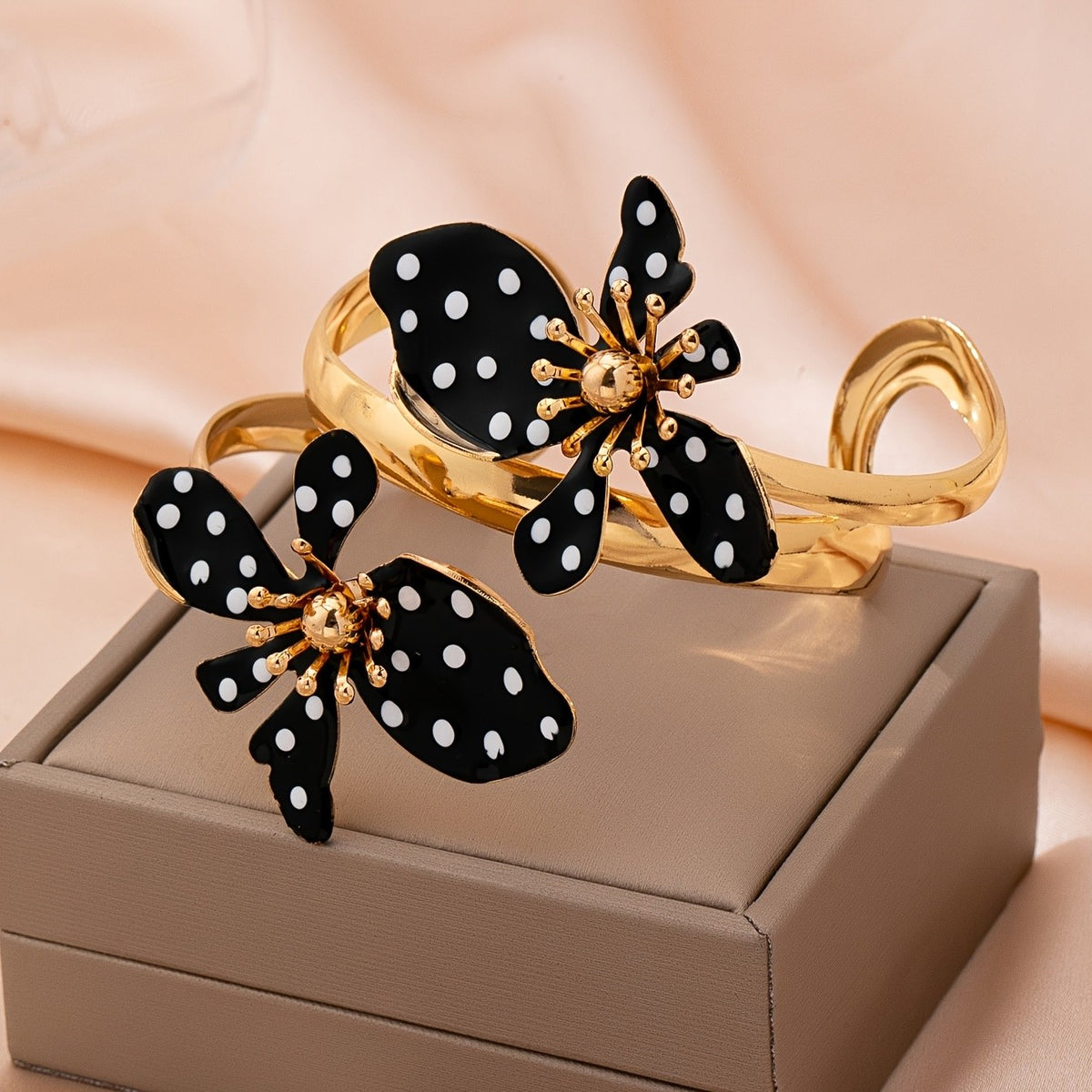Polka Dot Flower Open Bangle