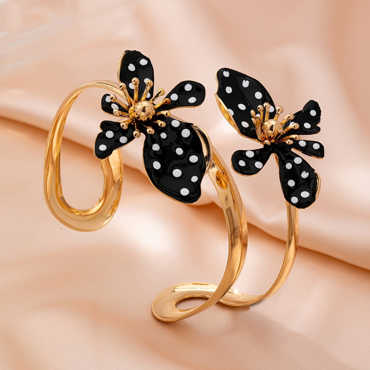 Polka Dot Flower Open Bangle