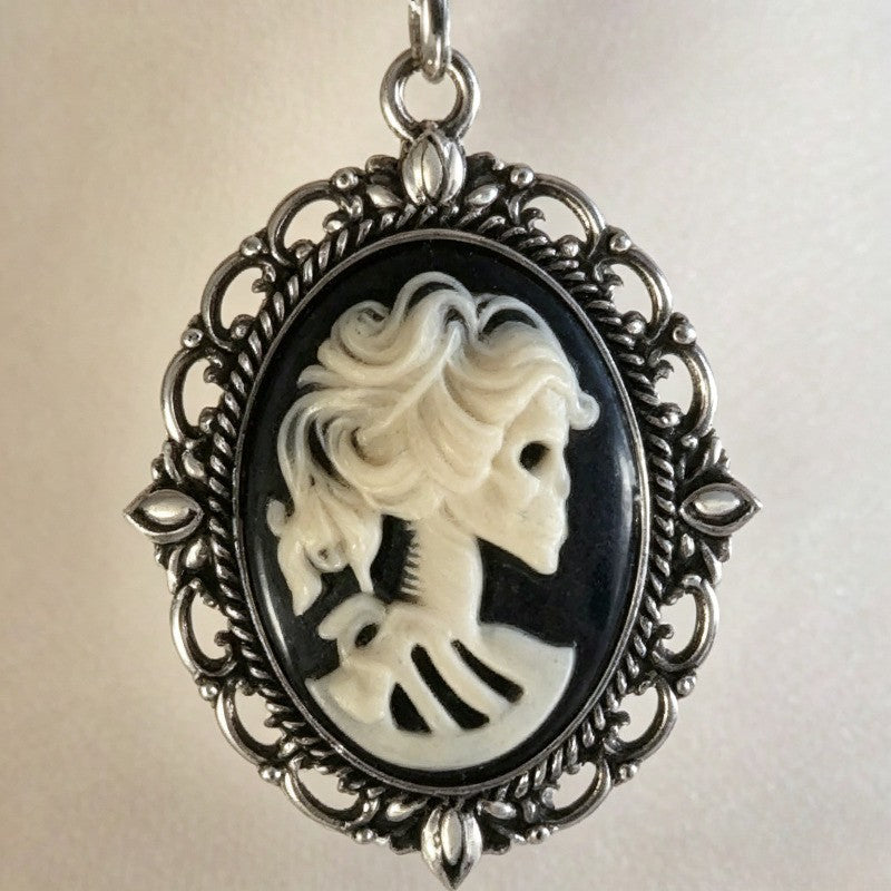 Gothic Skull Cameo Choker Necklace