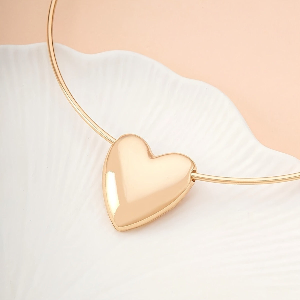 Polished Heart Collar Necklace