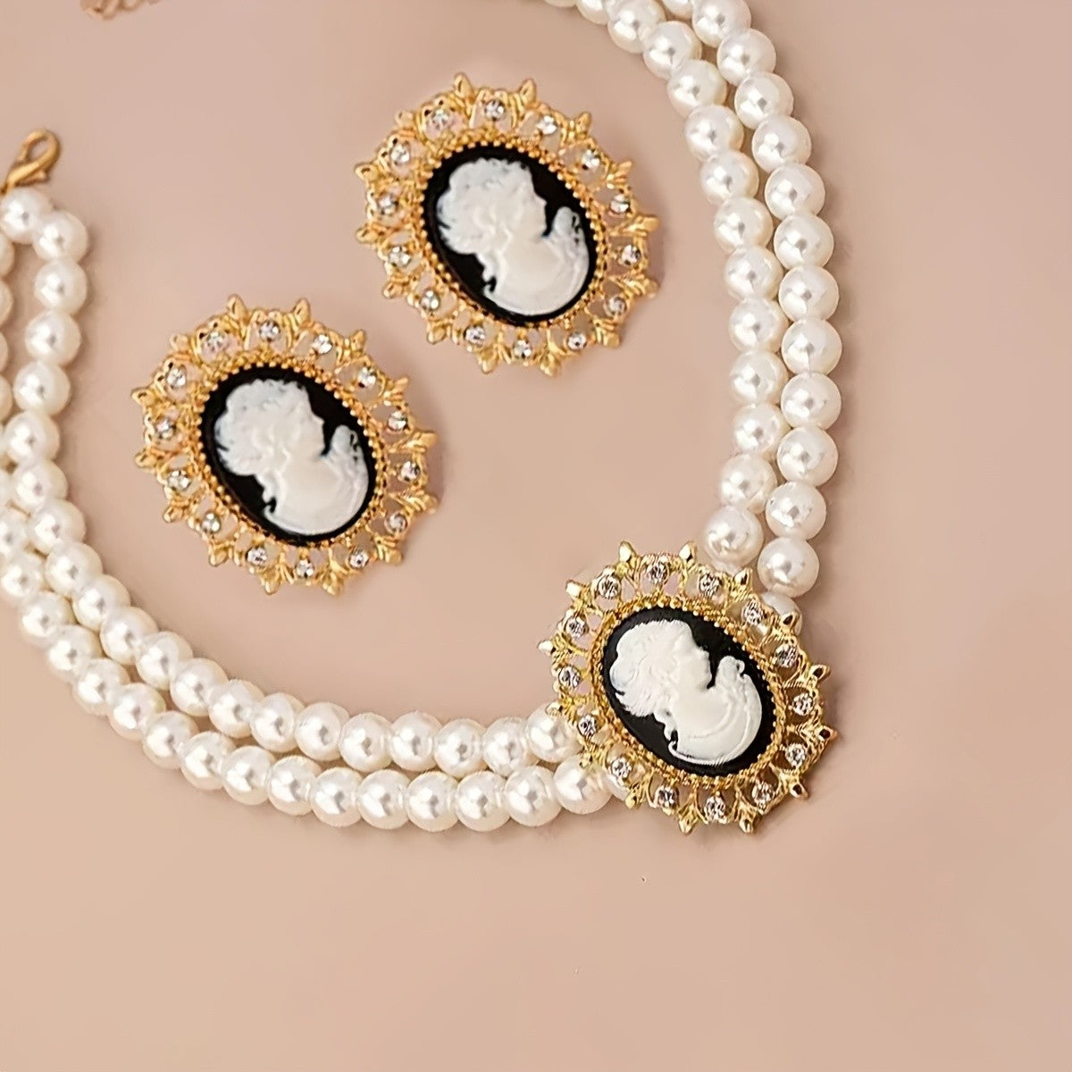 Cameo Portrait Pearl Choker Set