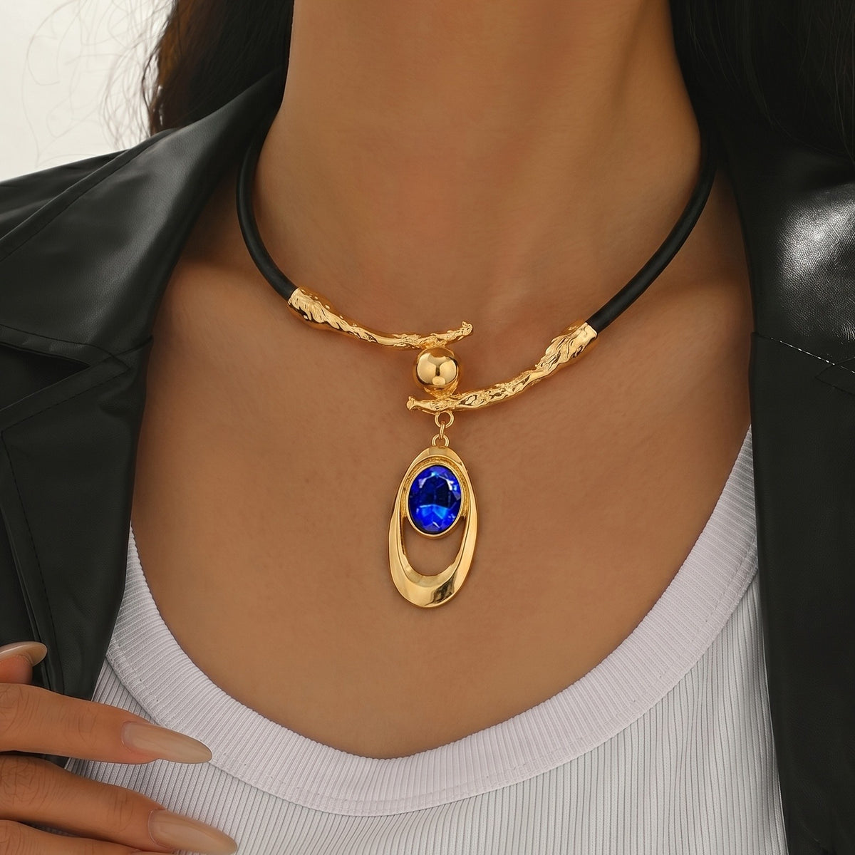 Black Oval Geometric Toggle Choker