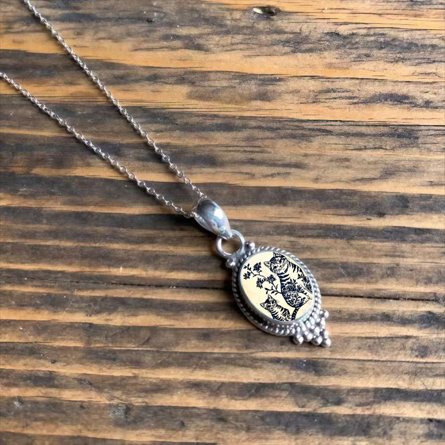 Striped Cat Floral Oval Necklace
