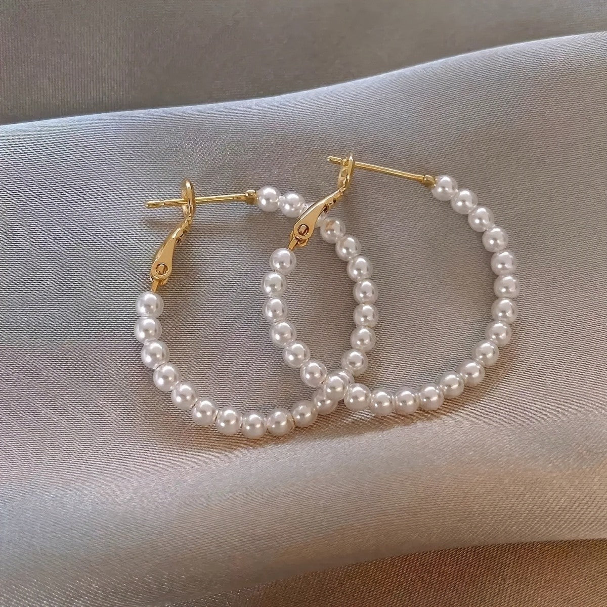 Imitation Pearl Circle Hoop Earrings