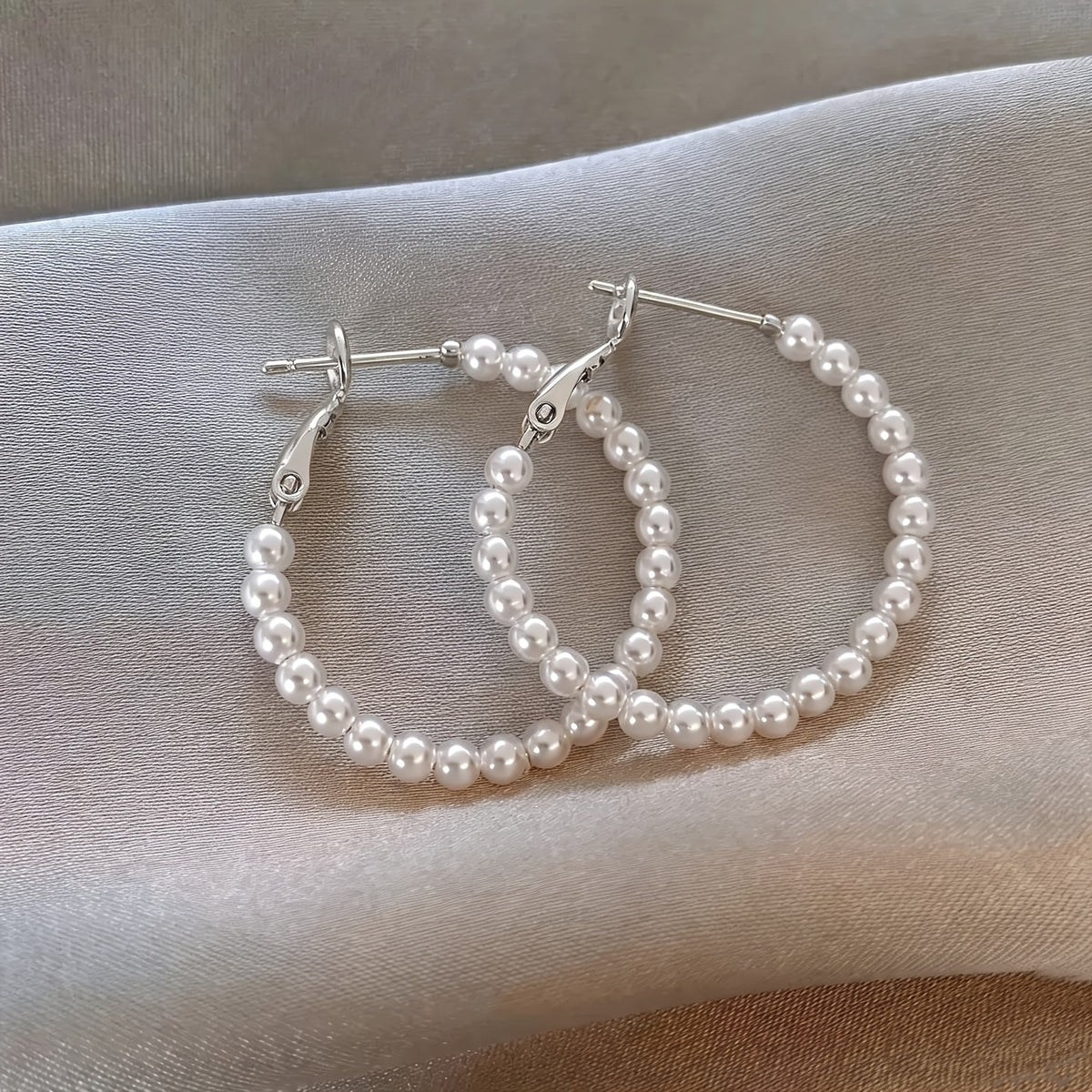 Imitation Pearl Circle Hoop Earrings