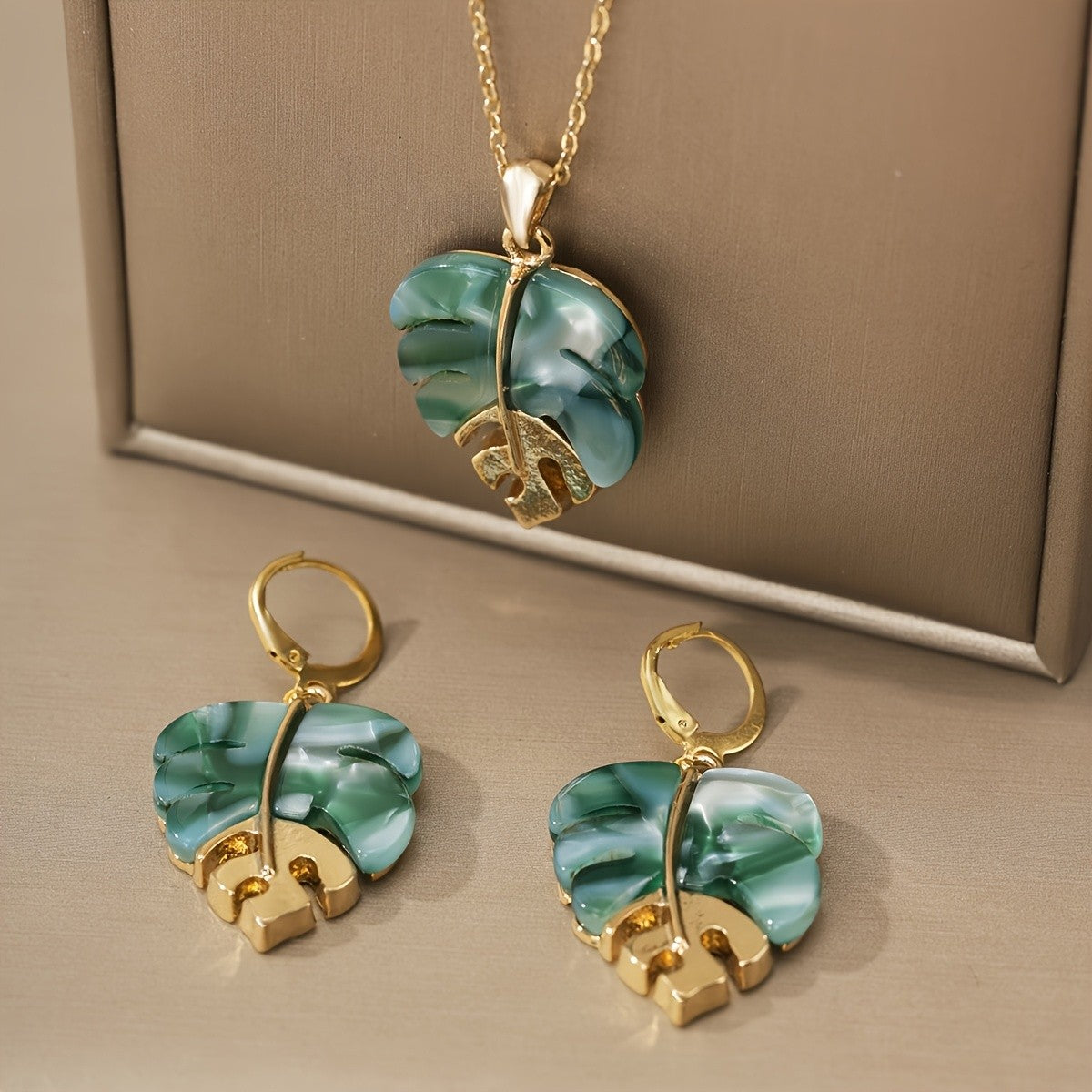 Green Leaf Necklace & Earring Set