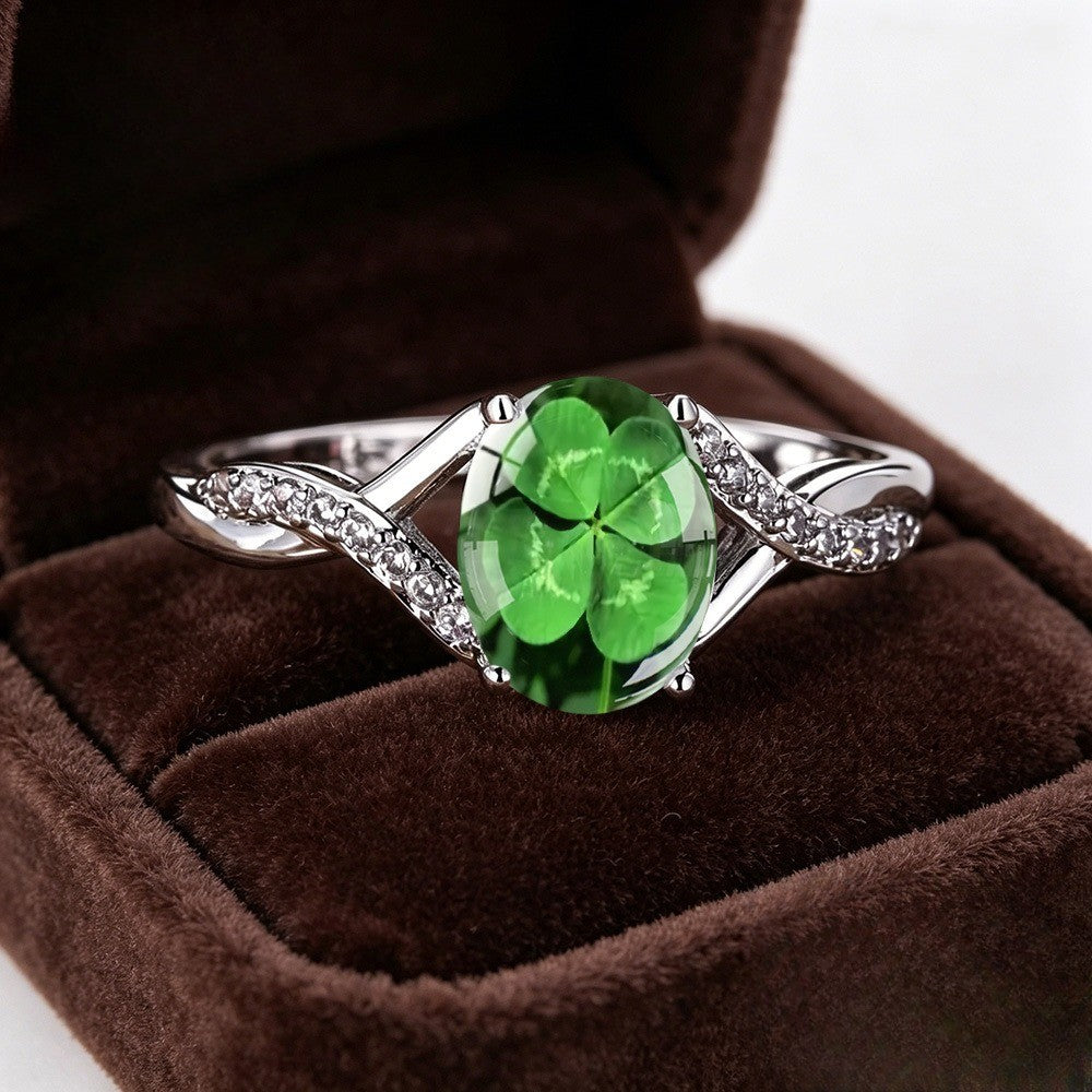Green Clover Twisted Band Ring