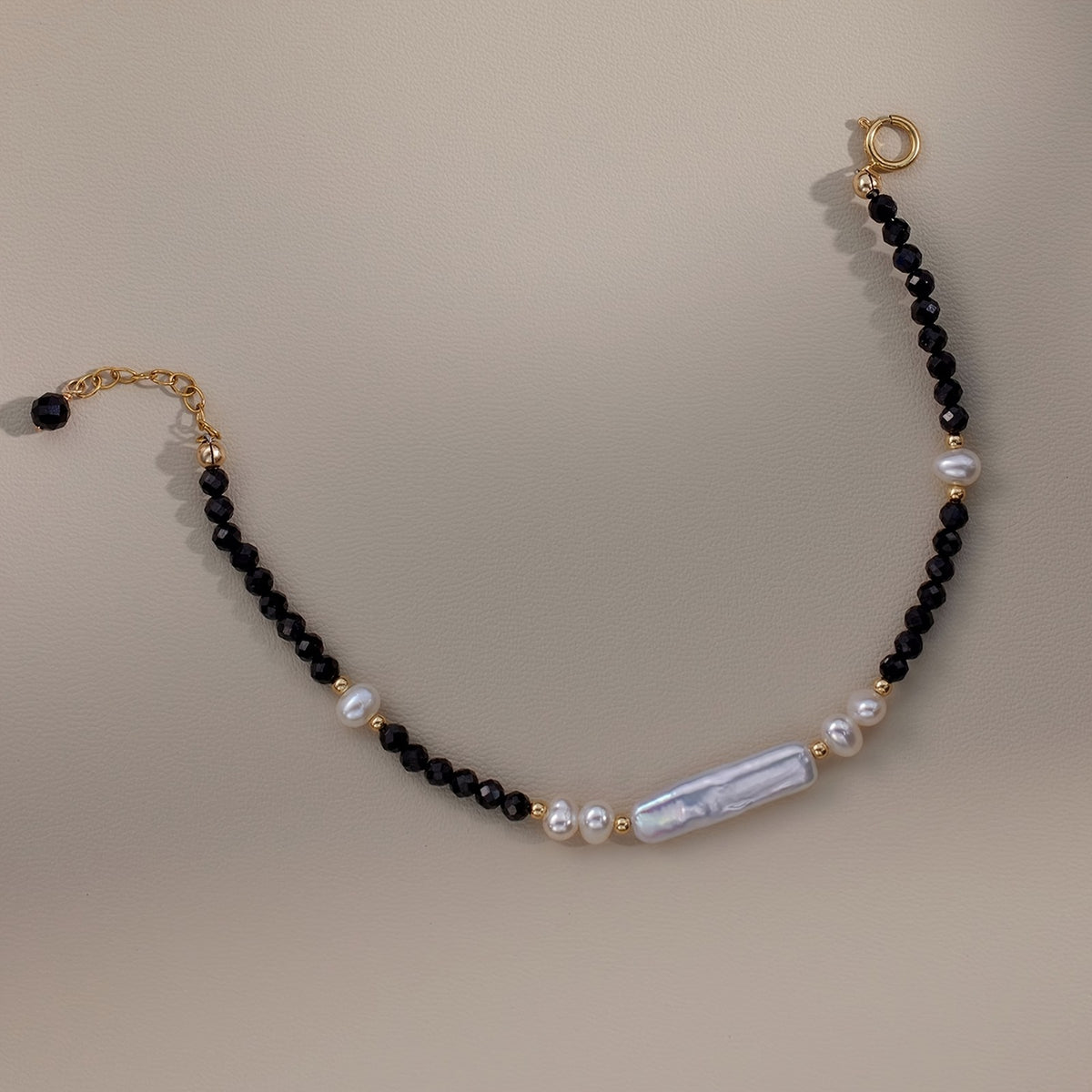 Baroque Pearl & Black Bead Bracelet
