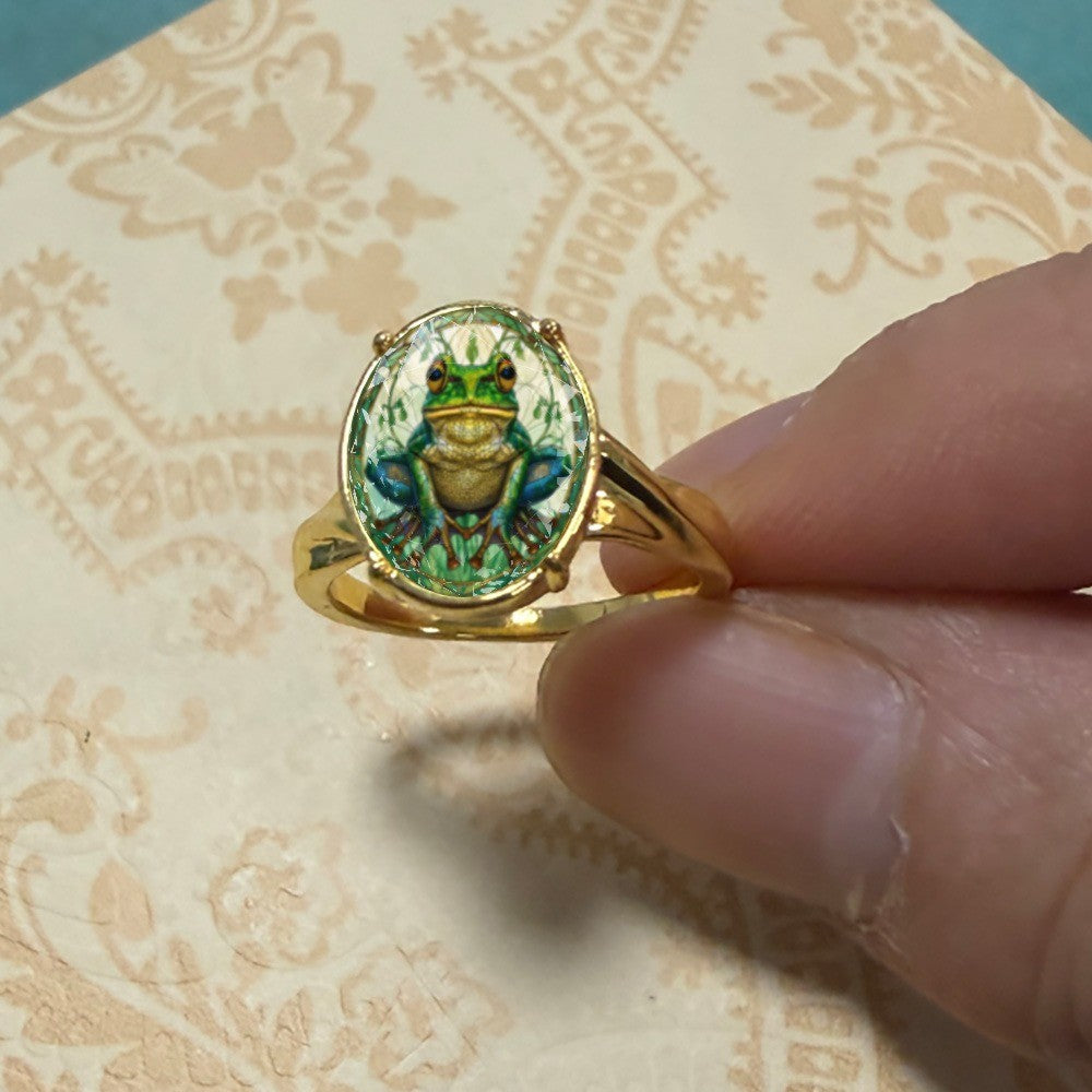 Frog Oval Statement Ring