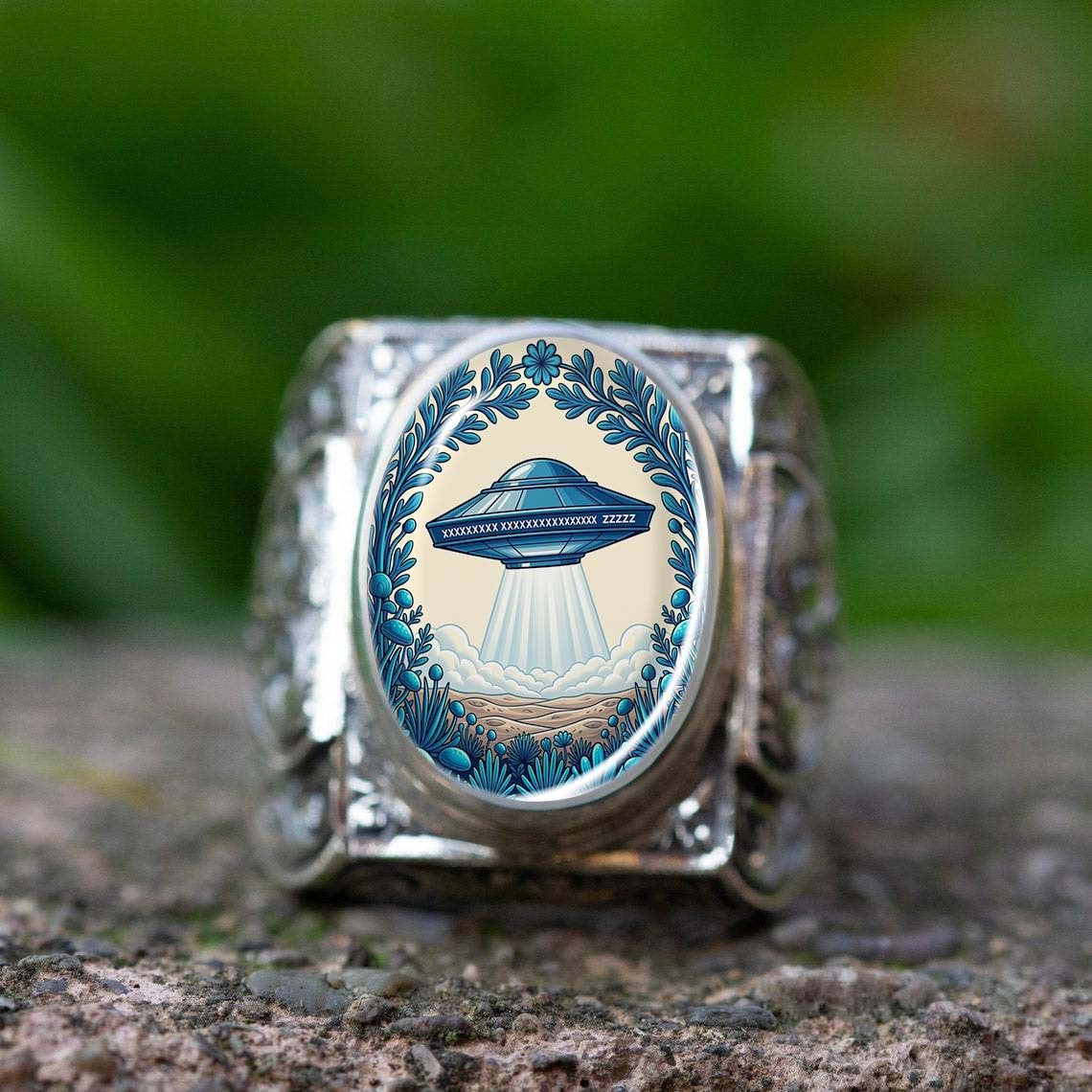 Vintage UFO Cameo Ring