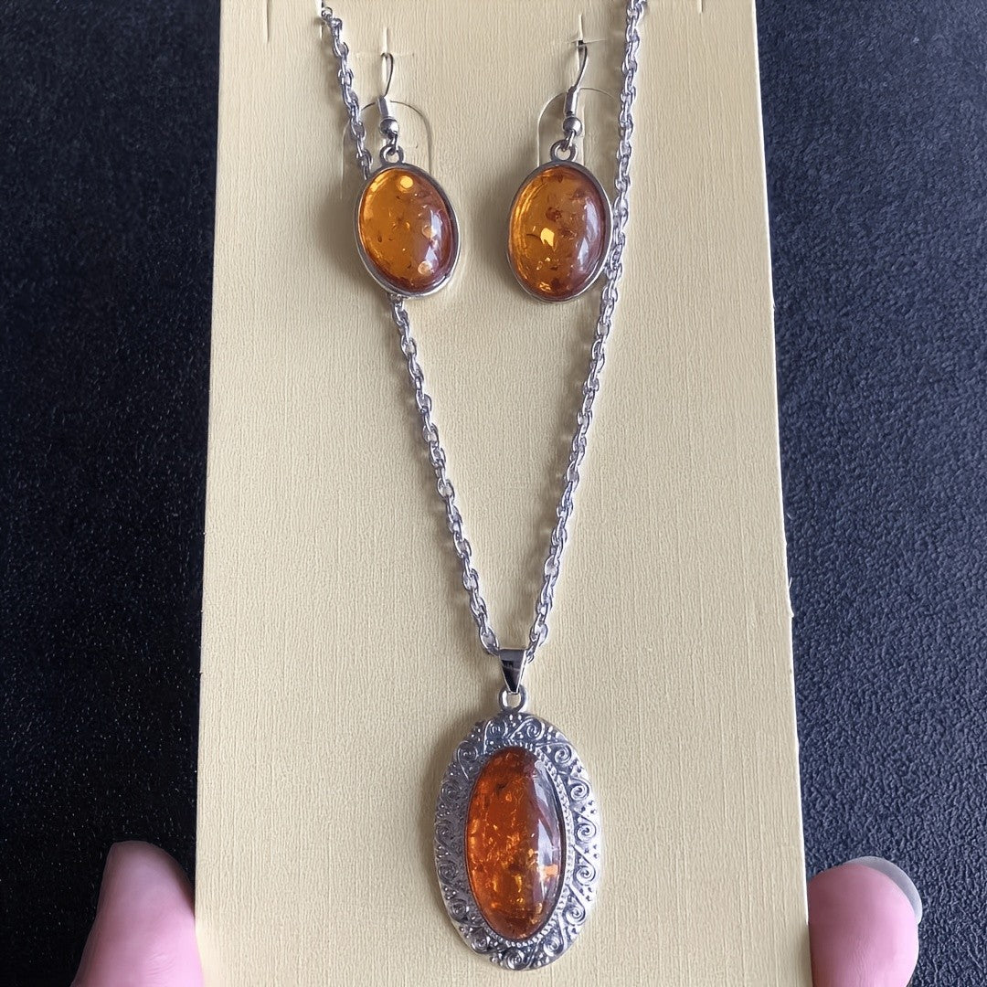 Ornate Amber Oval Necklace & Earring Set