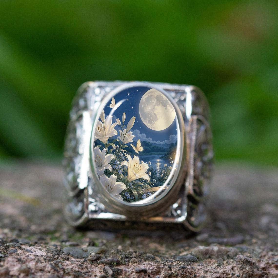 Moonlight Lily Landscape Ring