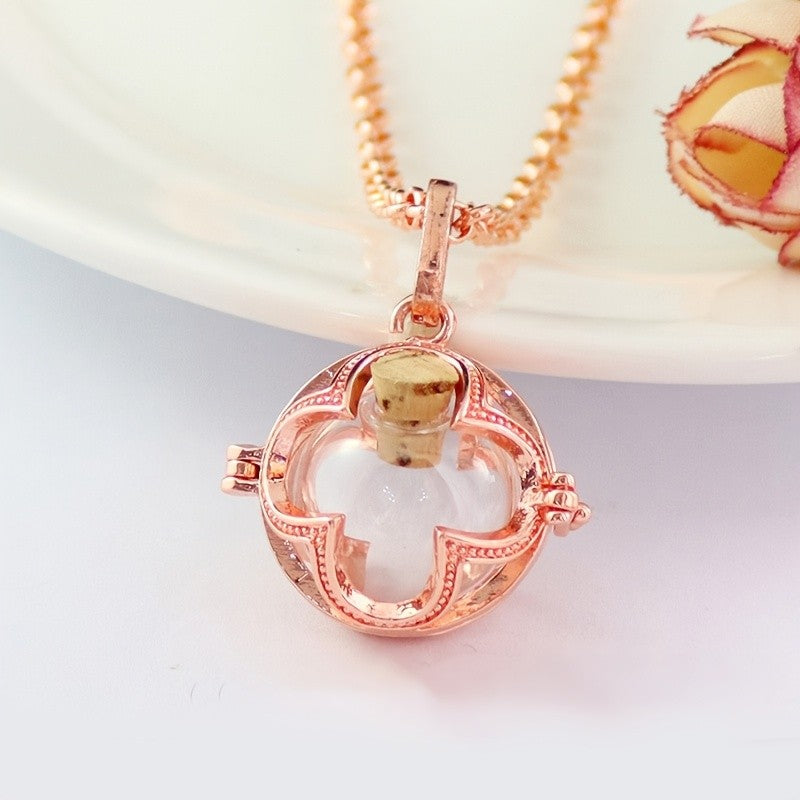 Clover Photo Locket Necklace