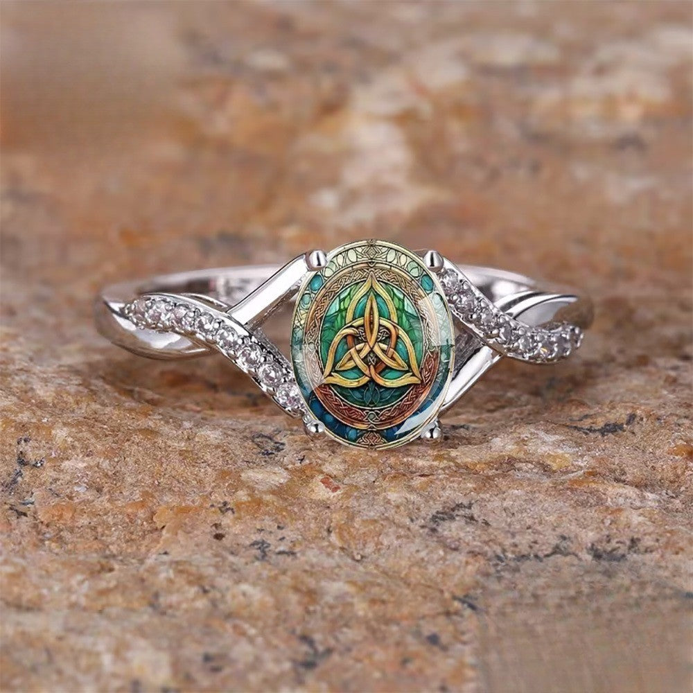 Trinity Knot Oval Ring