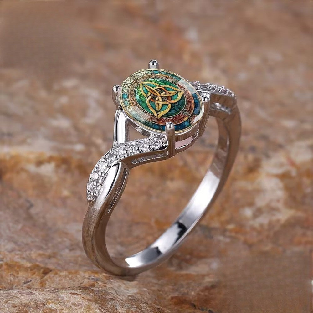 Trinity Knot Oval Ring