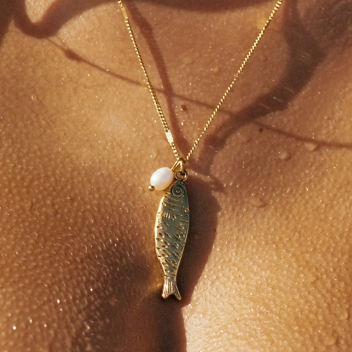 Textured Fish & Pearl Charm Necklace