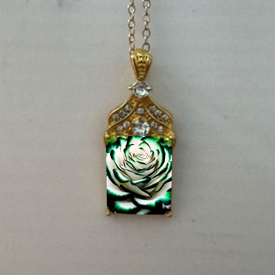 Green Edge Rose Pendant Necklace