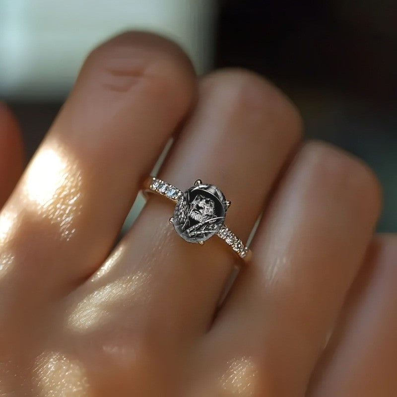 Graphic Claw Statement Ring