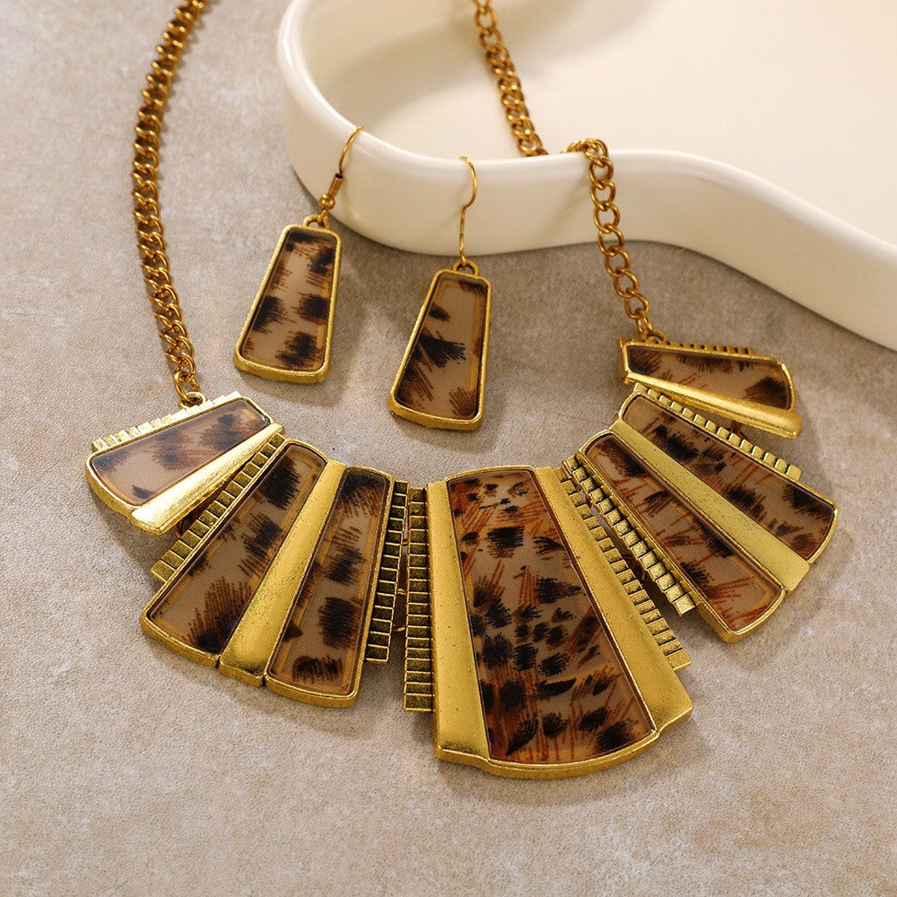 Leopard Fan Statement Set