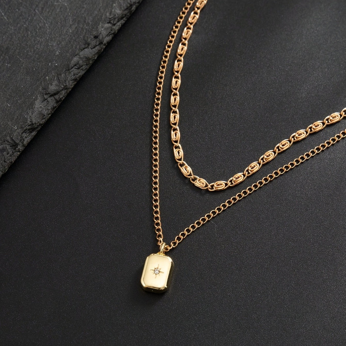Layered Tag Pendant Necklace Set