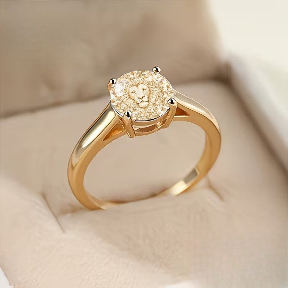 Lion & Crystal Round Ring