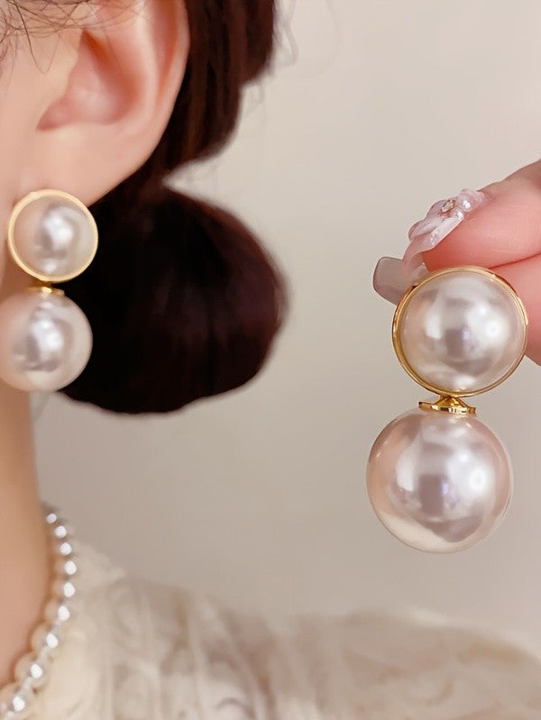 Round Frame Pearl Drop Earrings